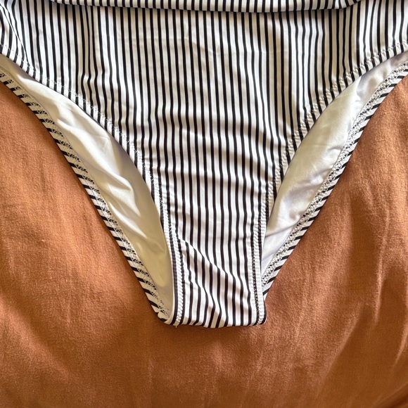 Striped Halter One-Piece Swimsuit - Picture 3 of 4